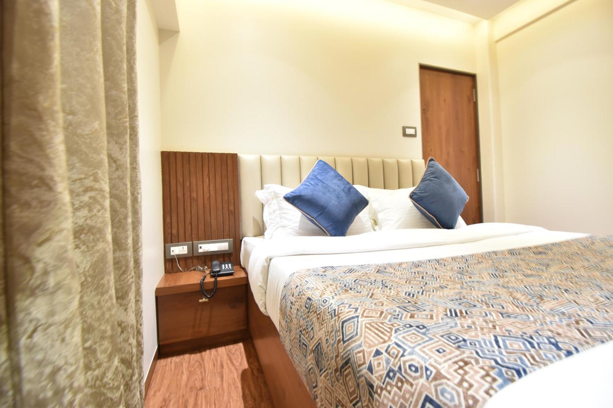 Hotel Kalpana Palace, Mumbai Kültér fotó